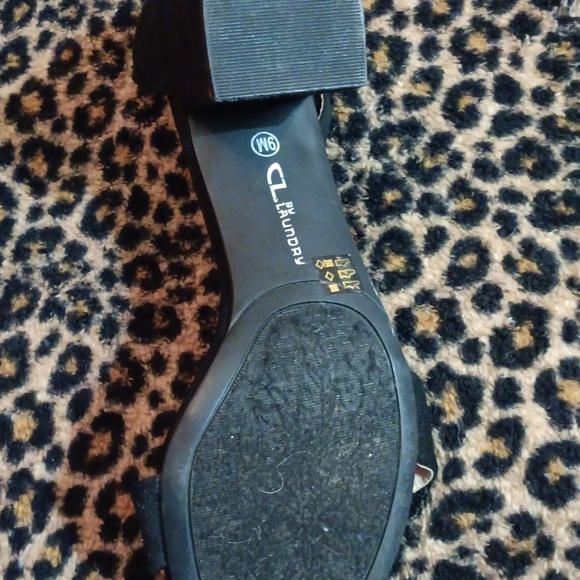 NWOT CL by Laundry Heels Size 9M - Picture 7 of 7